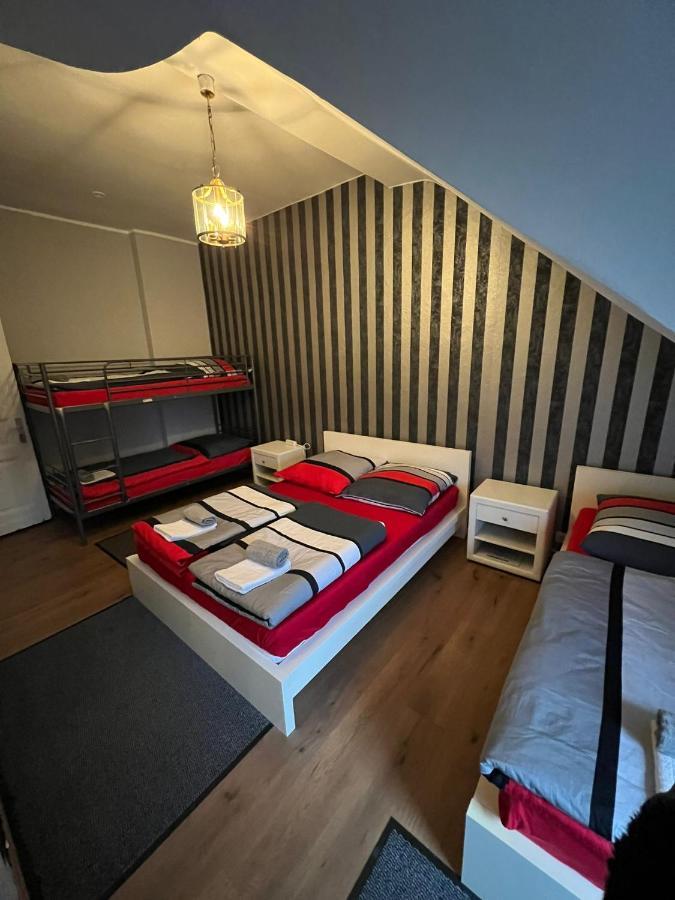 Hostel Adam's *